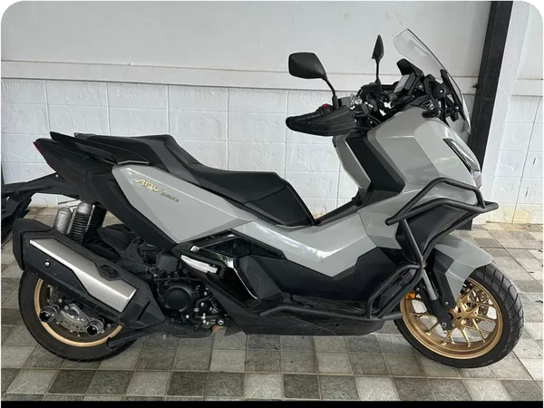 Honda ADV 350 scooter rental in Chiang Mai - 350cc scooter