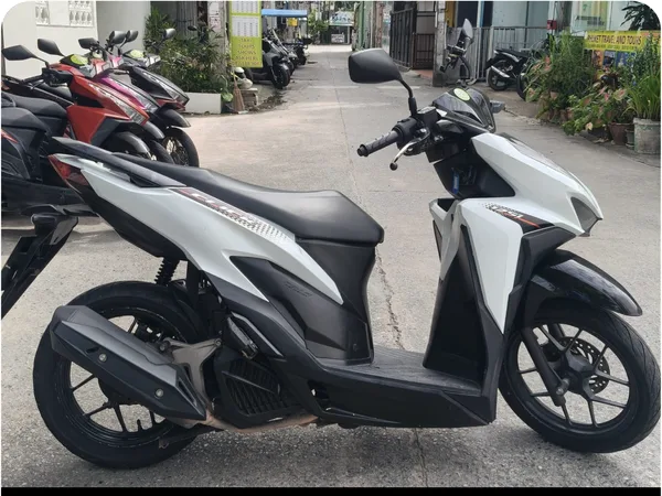Honda Click 125i scooter rental in Chiang Mai - 125cc scooter